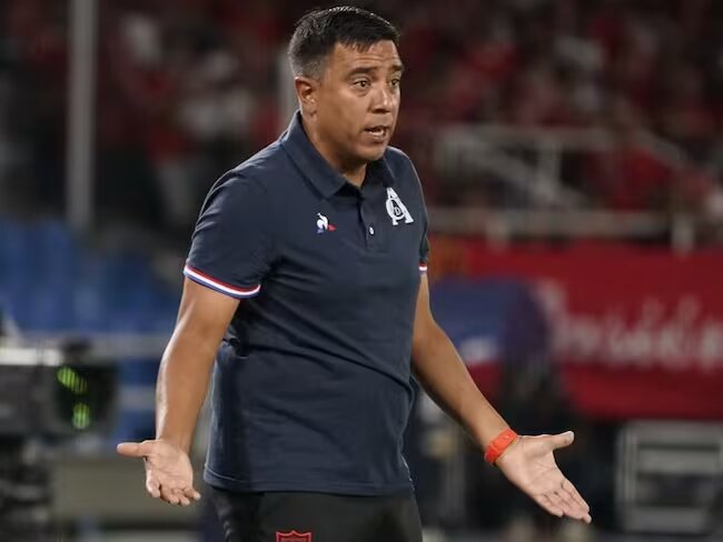 América de Cali Evalúa Futuro de César Farías América de Cali Evalúa Futuro de César Farías