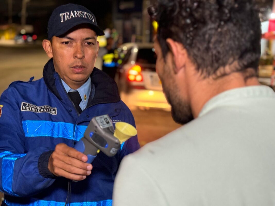 Control de alcoholemia sorprende a conductor en Dosquebradas Control de alcoholemia sorprende a conductor en Dosquebradas