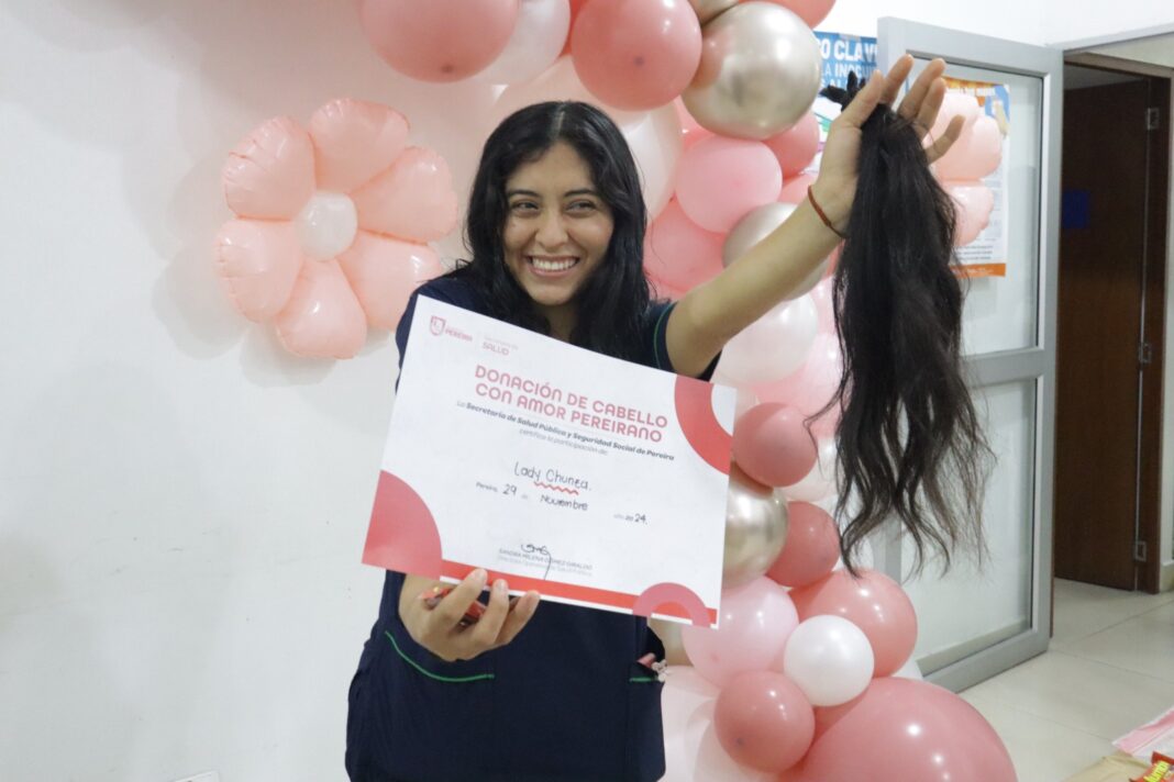 21 personas donan su cabello para mujeres con cáncer