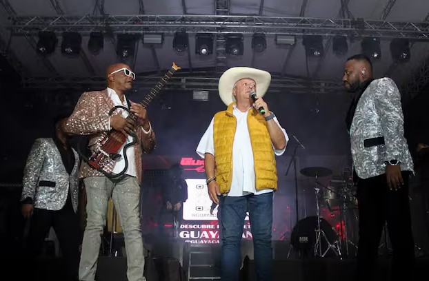 Alcalde dedica concierto a su hermano Macaco, exparamilitar