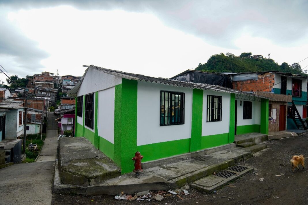 Alcaldía de Pereira entrega 5 casetas comunales remodeladas