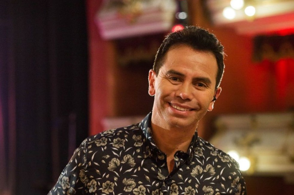 Jhonny Rivera revela su experiencia en el aeropuerto de Miami