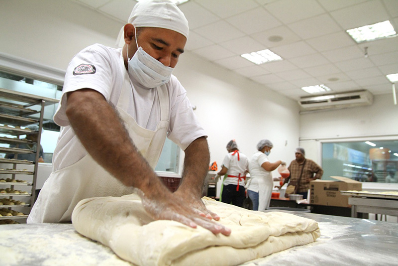 Desempleo en Colombia 2024: Tasa baja al 9,1% en diciembre y registra mejoras históricas