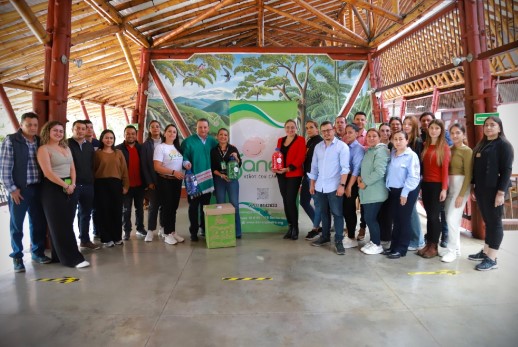 Recolección de tapas plásticas para apoyar a niños con cáncer