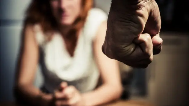 Hombre agredió brutalmente a su pareja en Pereira y es detenido