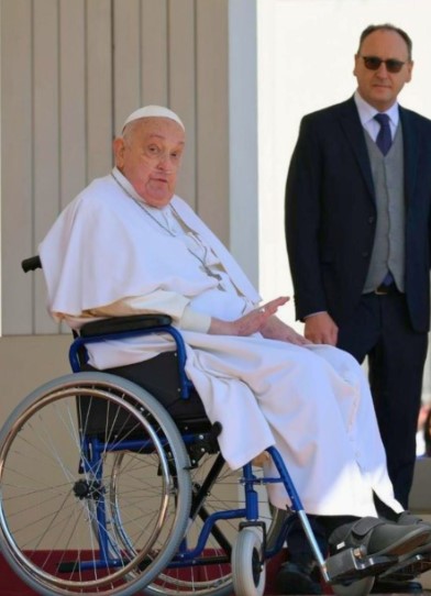 El Papa Francisco regresa con un mensaje de esperanza