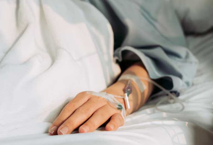 Adolescente cae de un vehículo y queda en muerte cerebral