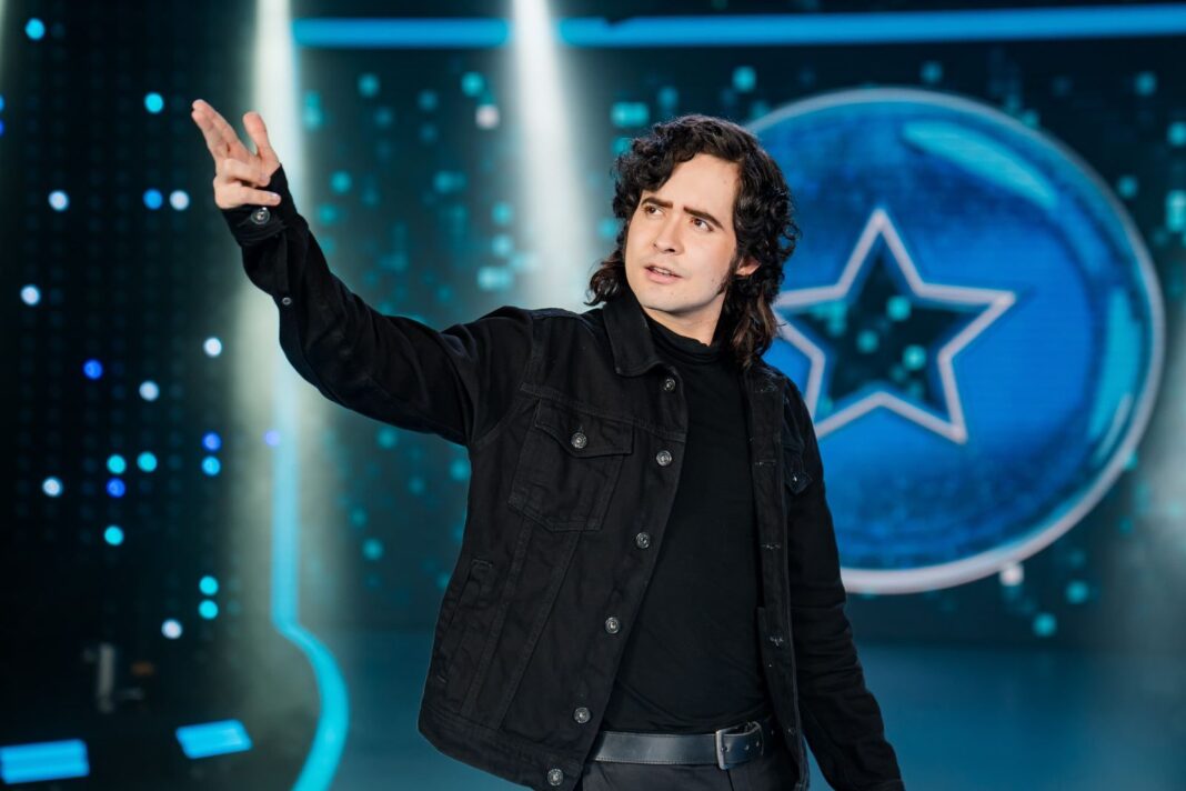 Juan Pablo Salazar conquista “Yo Me Llamo” como Serrat