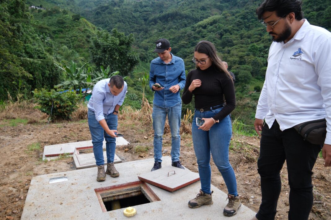 Apía mejora la salud rural con pozos sépticos