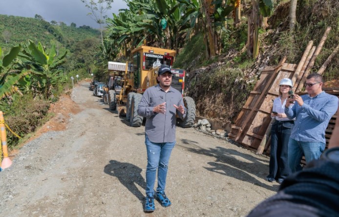 Risaralda alquilará maquinaria para mejorar vías rurales