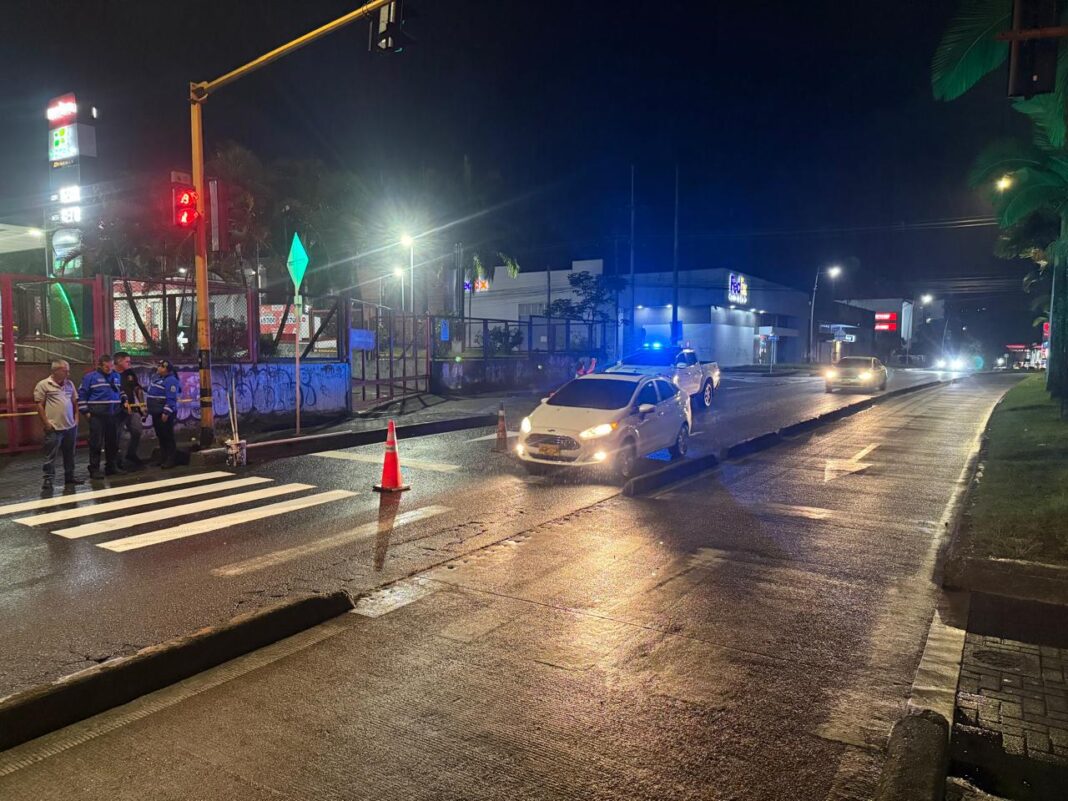 Obras nocturnas en la avenida Simón Bolívar de Dosquebradas