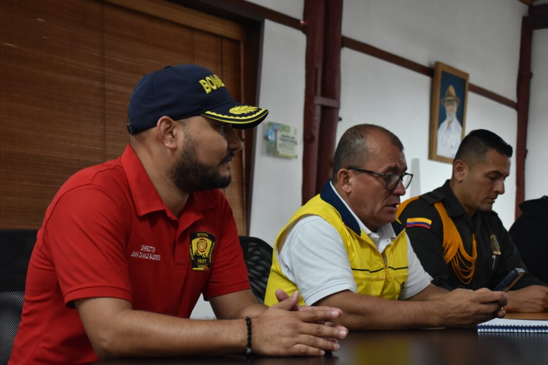 Bomberos de Pereira refuerzan acciones frente a riesgo de incendios forestales Bomberos de Pereira en labores de preparación para temporada seca e incendios forestales.
