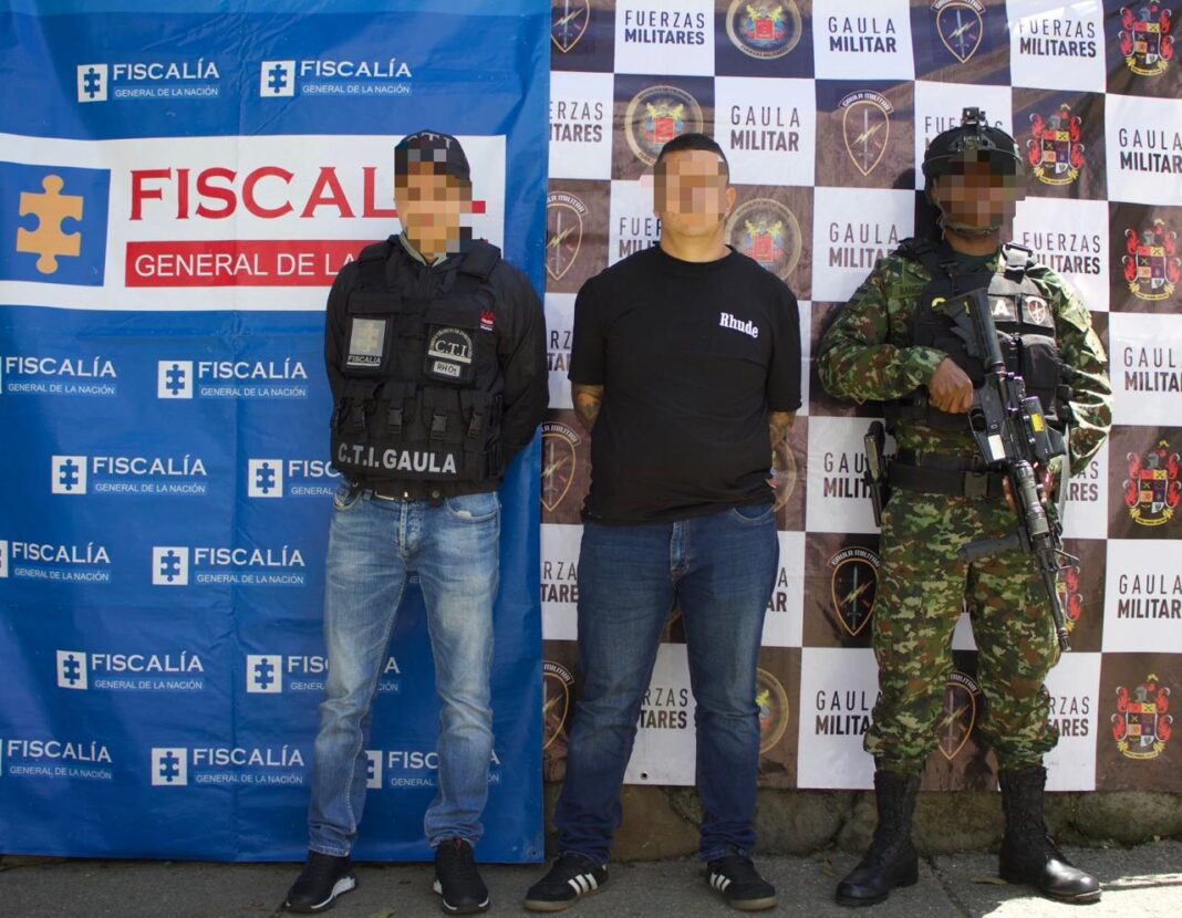 Amenazaban con fotos íntimas y terminaron capturados