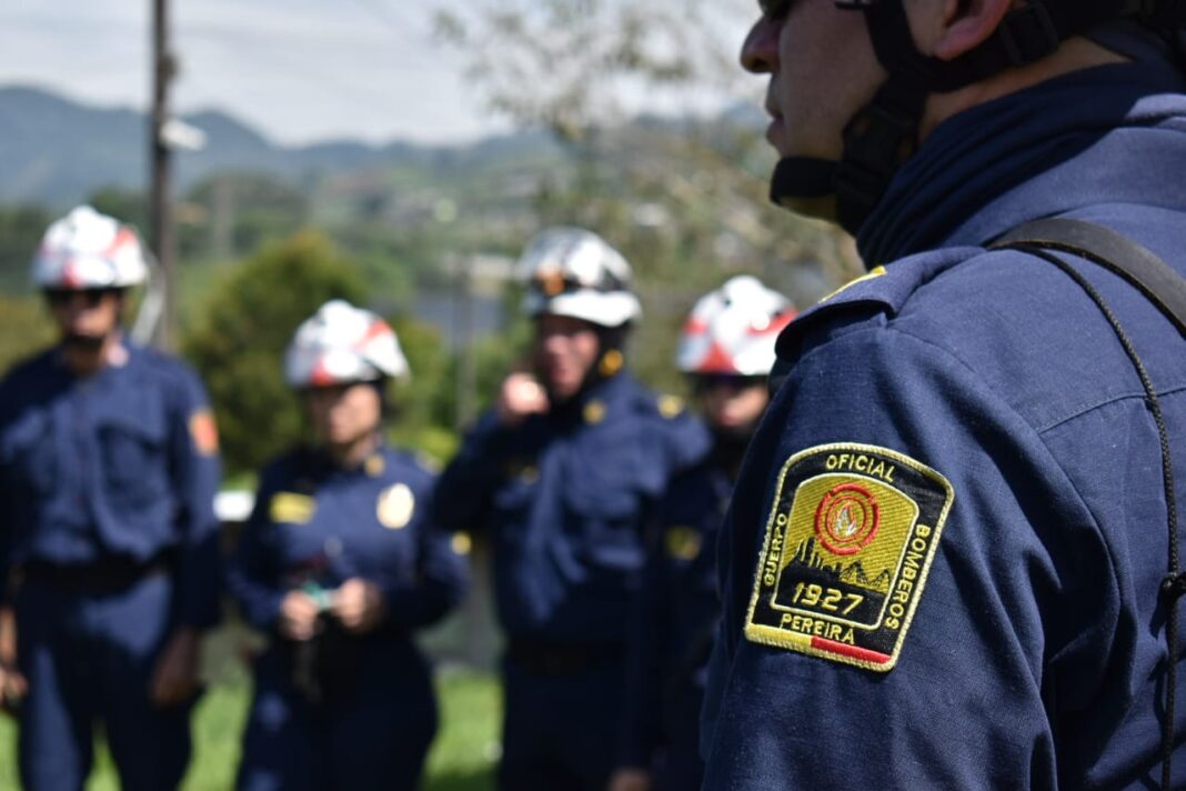 Bomberos de Pereira se preparan para reacreditación del equipo