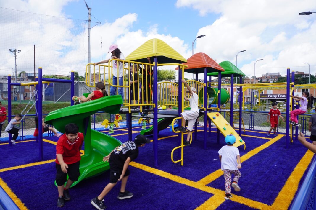 Villa del Carmen ya disfruta su nuevo parque recreativo