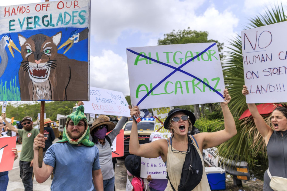 Petro rechaza el centro de detención de migrantes 'Alcatraz Caimán'