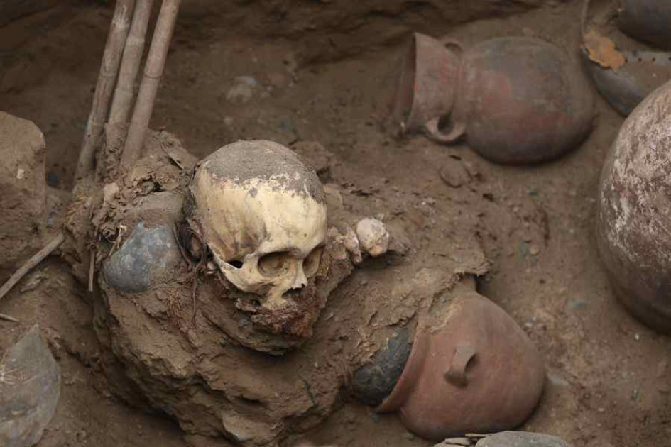Descubren entierro de 1.000 años durante obras de gas
