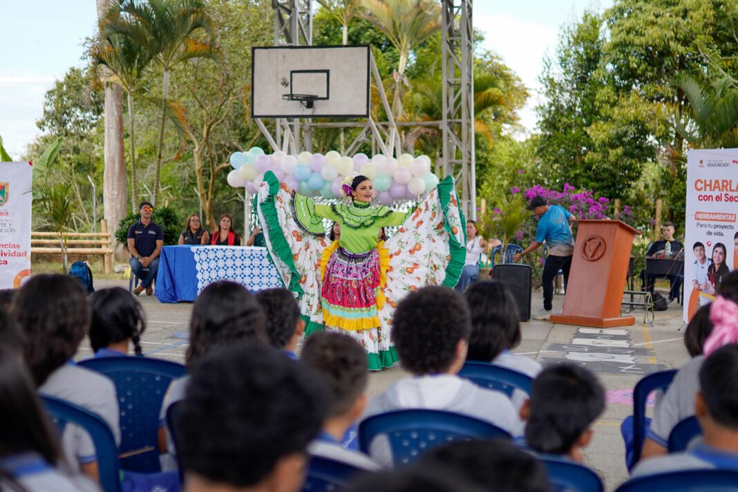 Pereira unió generaciones con educación y cultura