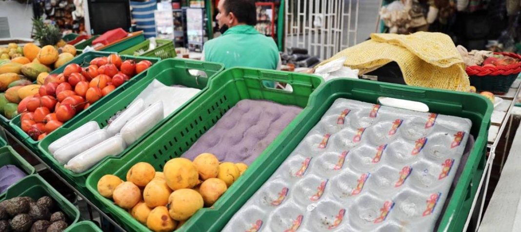 Bloqueos en la vía Panamericana dejan sin alimentos y gasolina