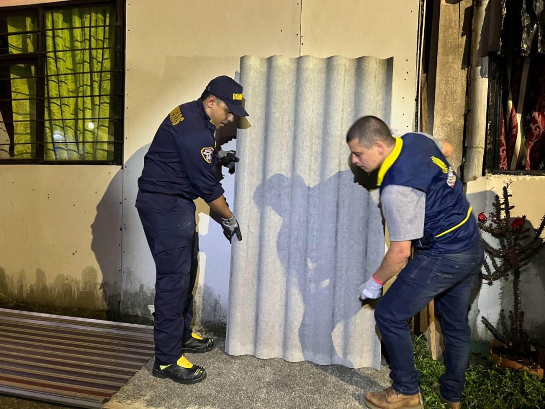 Alcaldía de Pereira entrega ayudas a damnificados por las lluvias