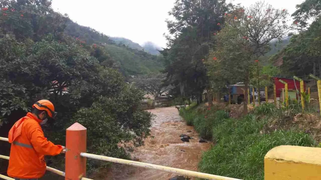 13 municipios de Risaralda bajo amenaza por las fuertes lluviasc