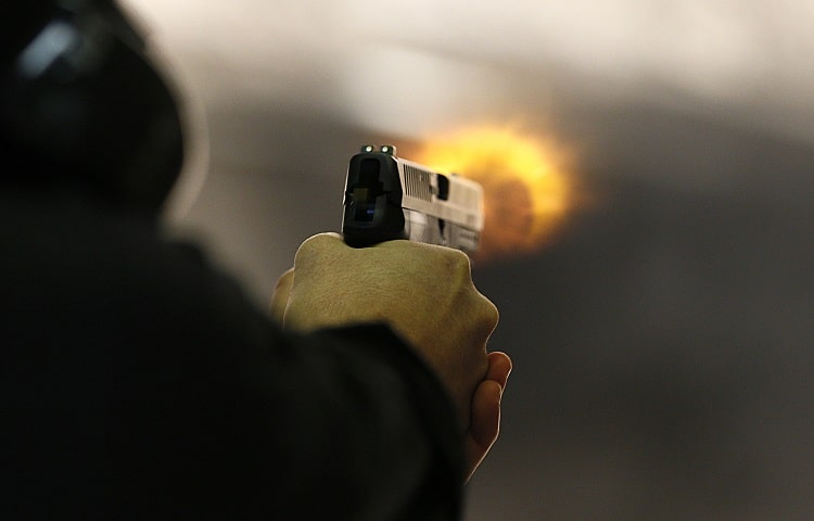 Banda “Los R-15” aterroriza a pasajeros de Santa Rosa